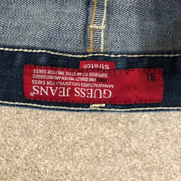 Guess - Picture 3 of 4